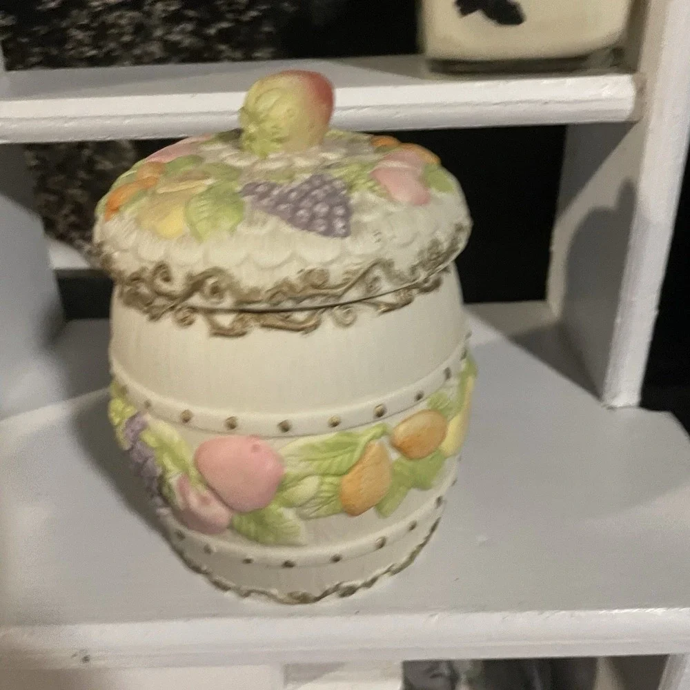 Vintage Biscuit Barrel/Cookie Jar with Raised‎ Fruit  decor  Estate